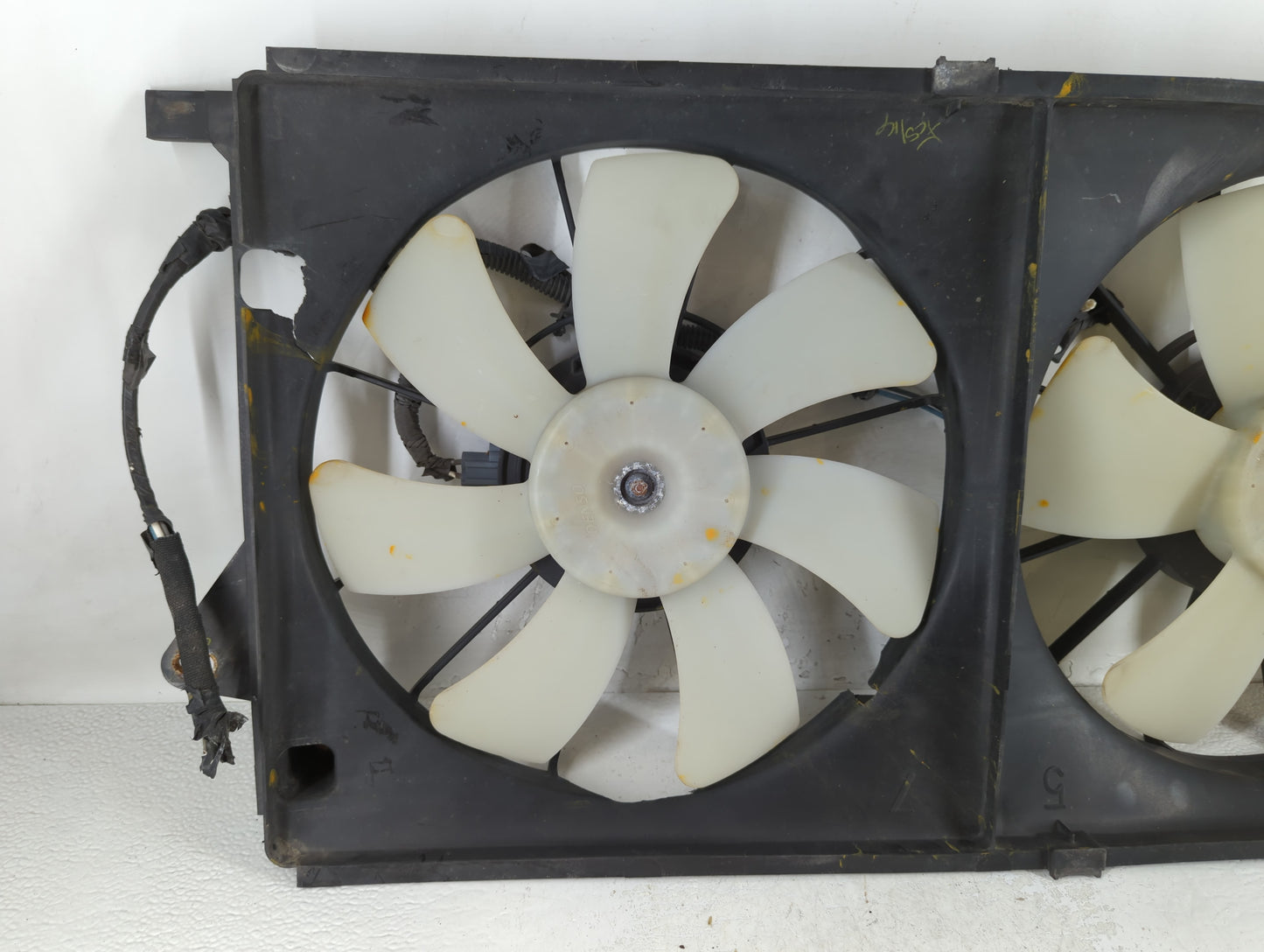 2006-2011 Cadillac Dts Electric Radiator Cooling Fan Motor Assembly Fits Fits 2006 2007 2008 2009 2010 2011 OEM Used Auto Pa