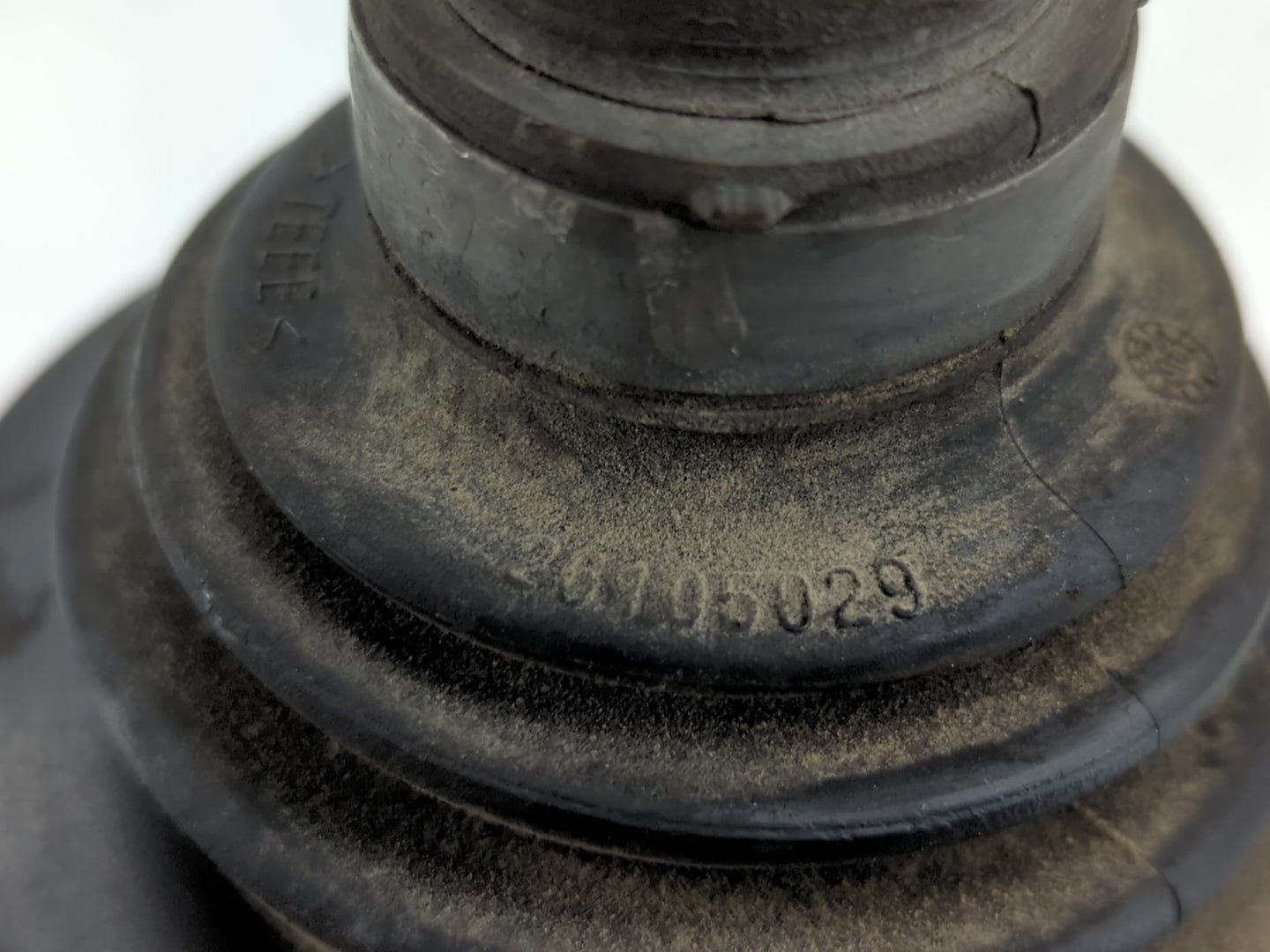 2006-2011 Cadillac Dts Axle Shaft Front Driver Cv C/v - Oemusedautoparts1.com