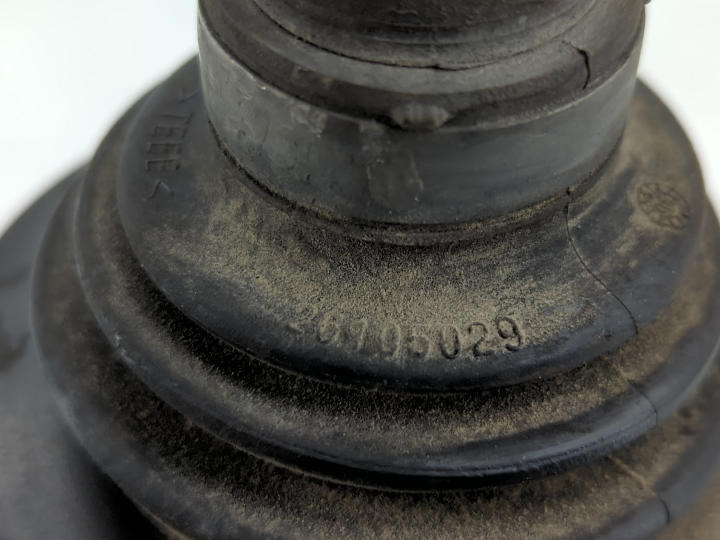 2006-2011 Cadillac Dts Axle Shaft Front Driver Cv C/v - Oemusedautoparts1.com