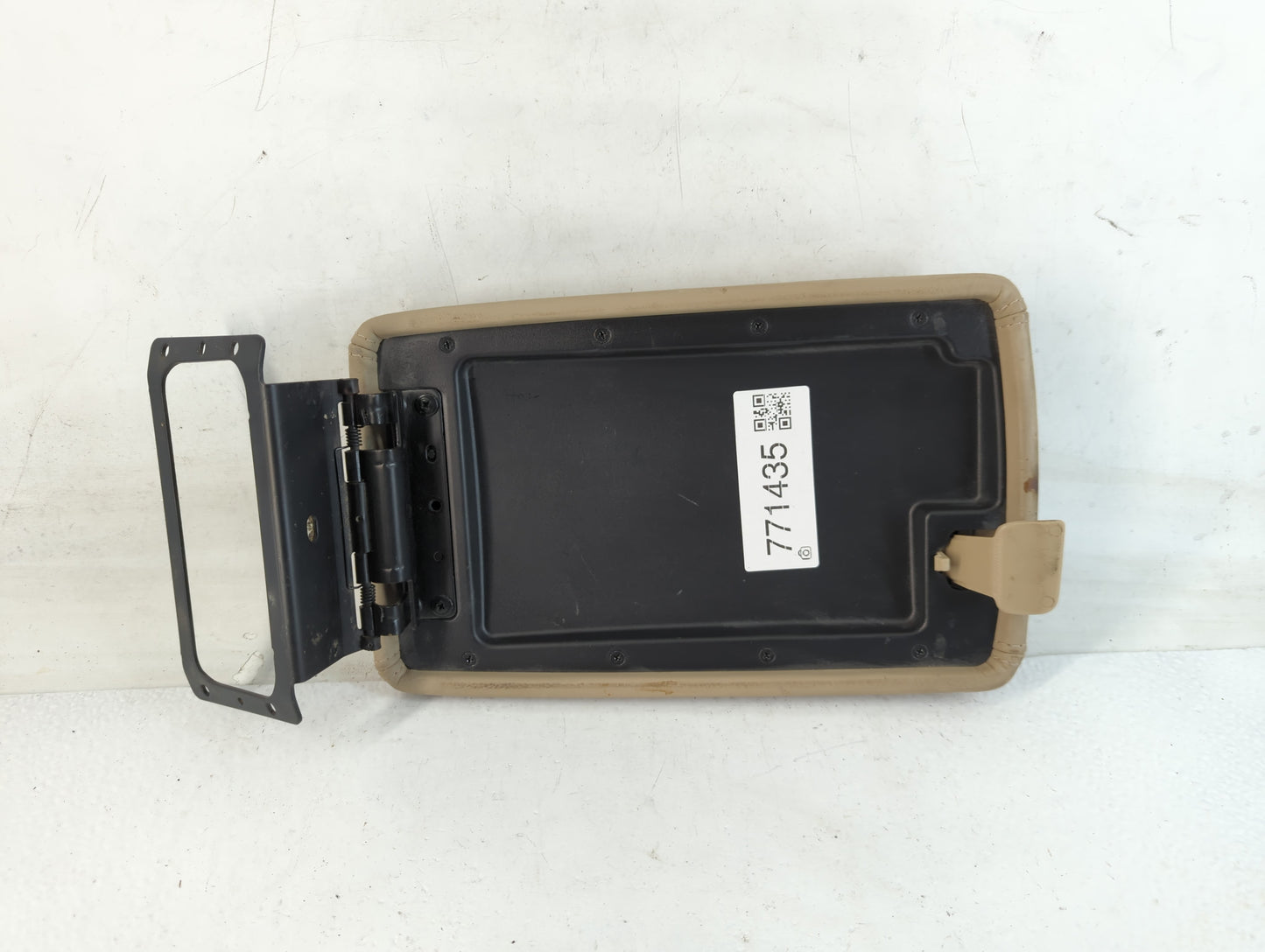 2007 Cadillac Dts Center Console Armrest Cover Lid Fits OEM Used Auto Parts - Oemusedautoparts1.com