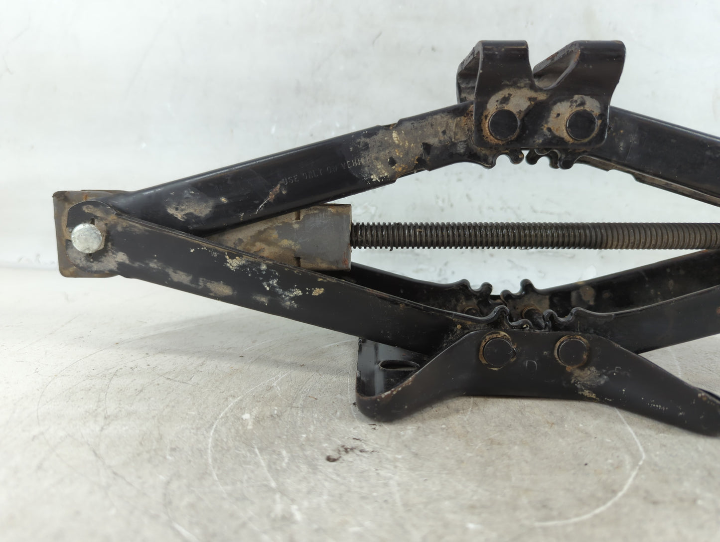 2007 Cadillac Dts Spare Scissor Car Jack - Oemusedautoparts1.com