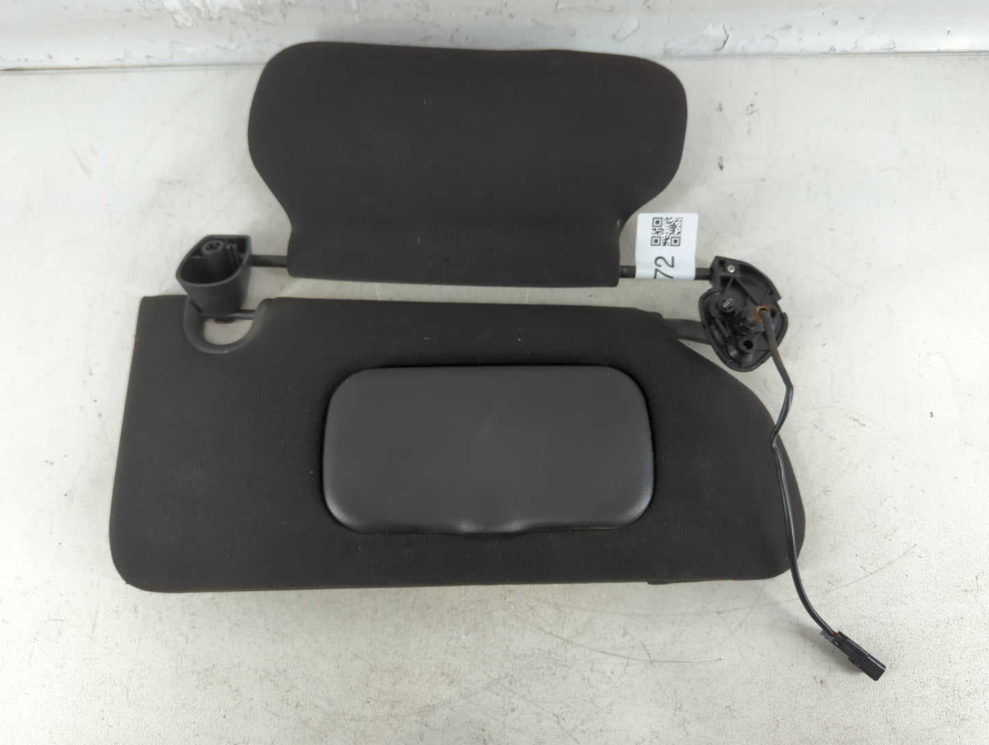 2006-2007 Cadillac Dts Sun Visor Shade Replacement Passenger Right Mirror Fits Fits 2006 2007 OEM Used Auto Parts - Oemuseda
