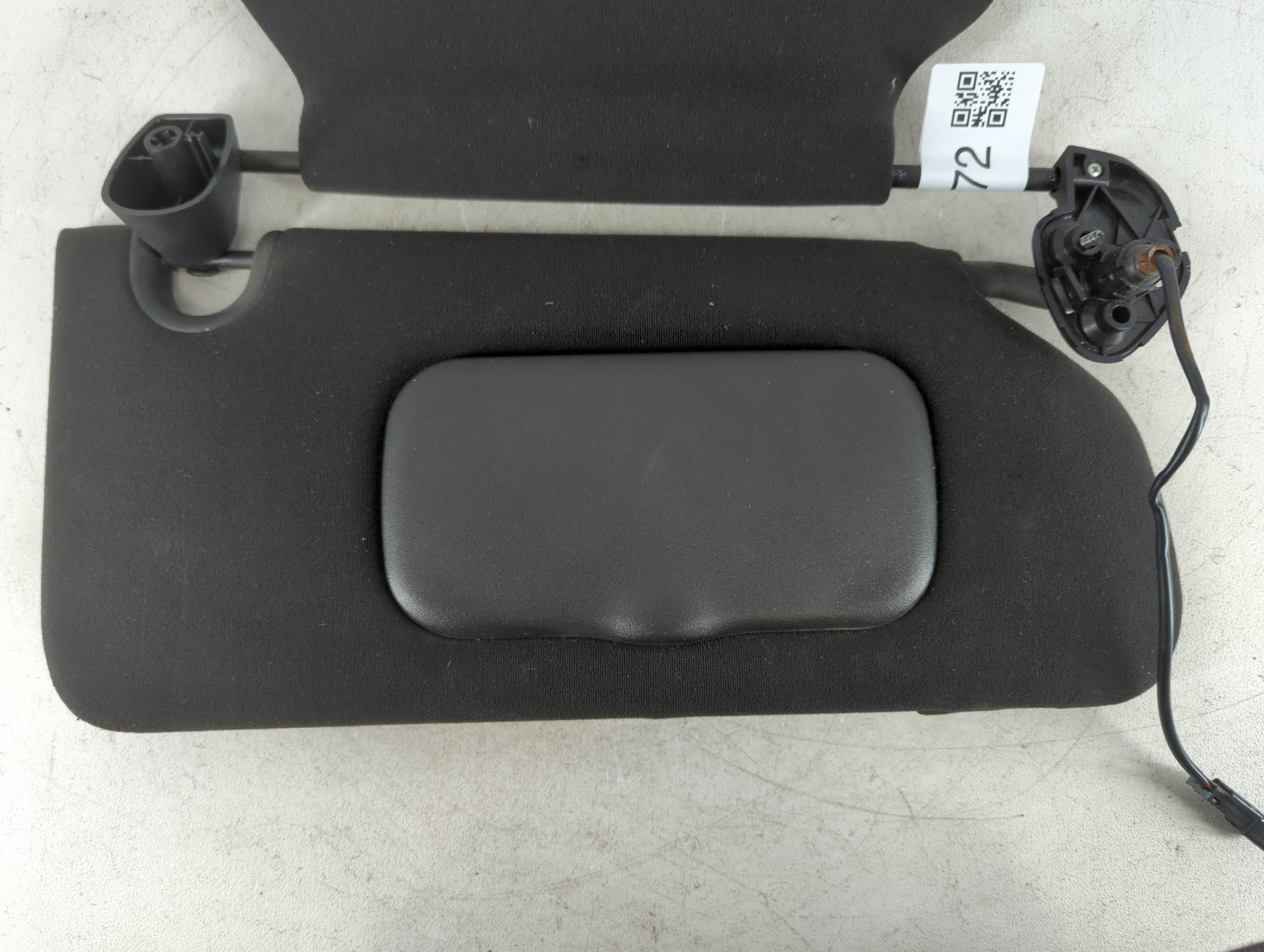 2006-2007 Cadillac Dts Sun Visor Shade Replacement Passenger Right Mirror Fits Fits 2006 2007 OEM Used Auto Parts - Oemuseda