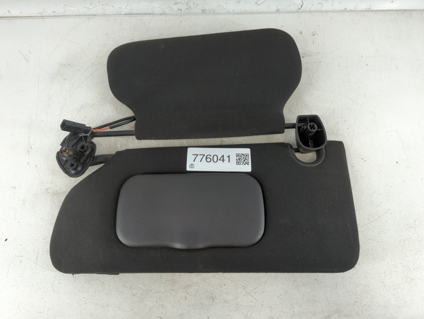 2006-2007 Cadillac Dts Sun Visor Shade Replacement Driver Left Mirror Fits Fits 2006 2007 OEM Used Auto Parts - Oemusedautop