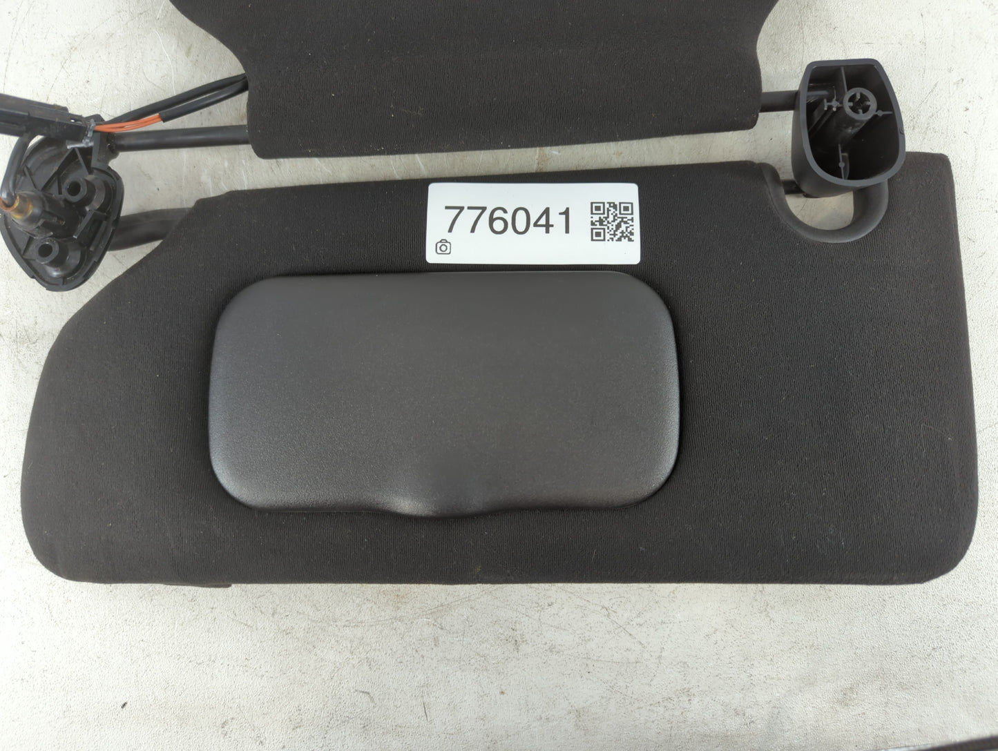 2006-2007 Cadillac Dts Sun Visor Shade Replacement Driver Left Mirror Fits Fits 2006 2007 OEM Used Auto Parts - Oemusedautop