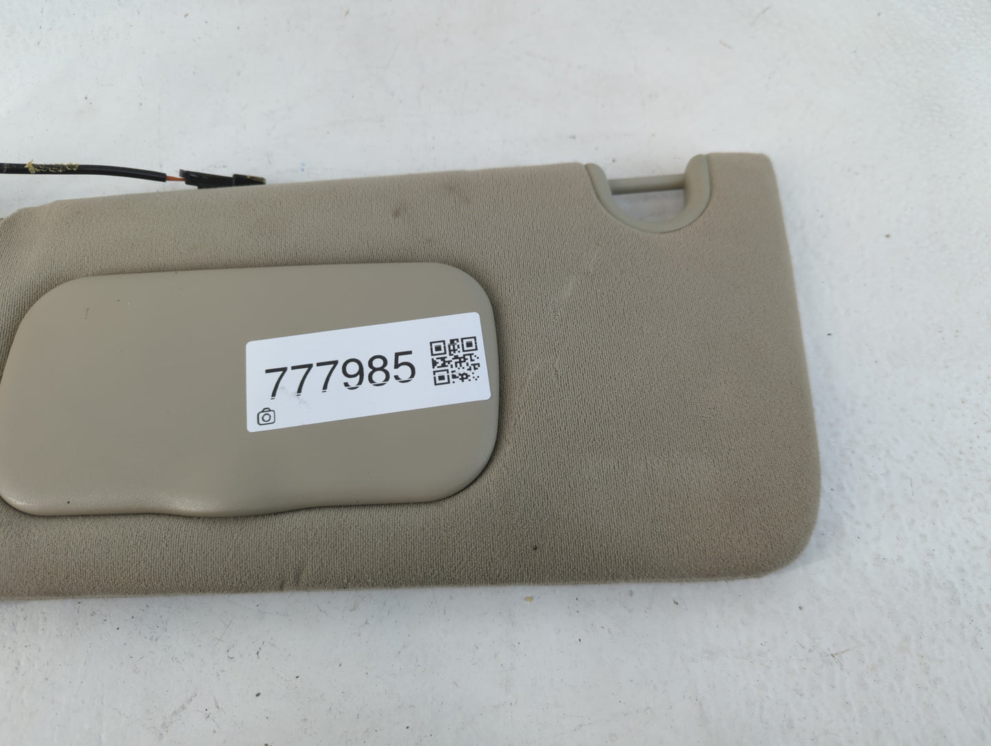 2006-2007 Cadillac Dts Sun Visor Shade Replacement Driver Left Mirror Fits Fits 2006 2007 OEM Used Auto Parts - Oemusedautop
