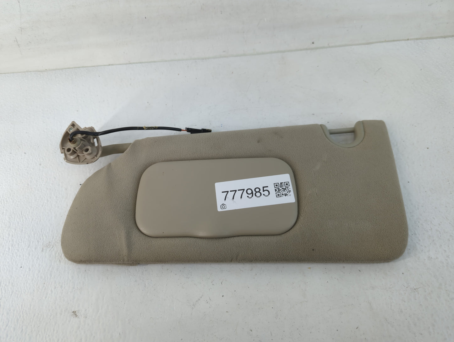 2006-2007 Cadillac Dts Sun Visor Shade Replacement Driver Left Mirror Fits Fits 2006 2007 OEM Used Auto Parts - Oemusedautop