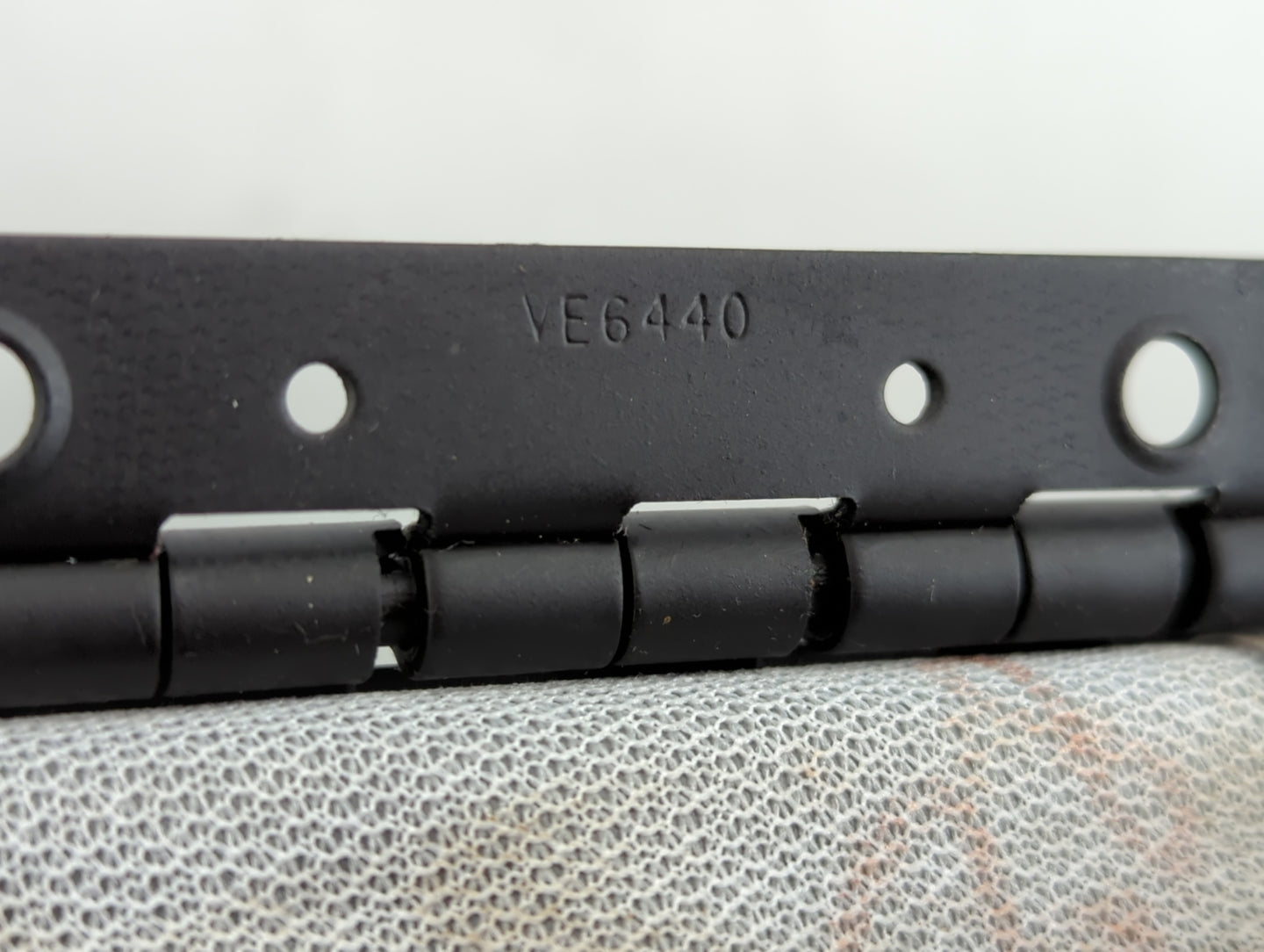 2007 Cadillac Dts Center Console Armrest Cover Lid P/N:VE6440 Fits OEM Used Auto Parts - Oemusedautoparts1.com