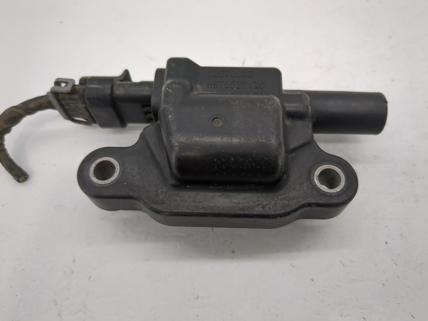 2007-2014 Cadillac Escalade Ignition Coil Igniter Pack - Oemusedautoparts1.com