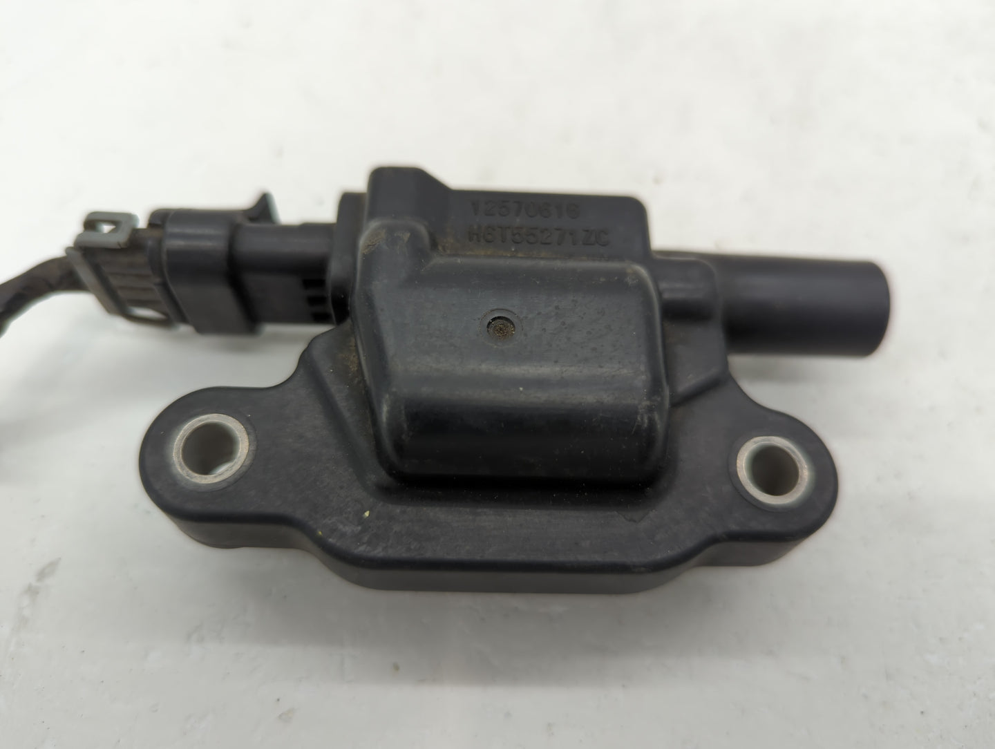 2007-2014 Cadillac Escalade Ignition Coil Igniter Pack - Oemusedautoparts1.com