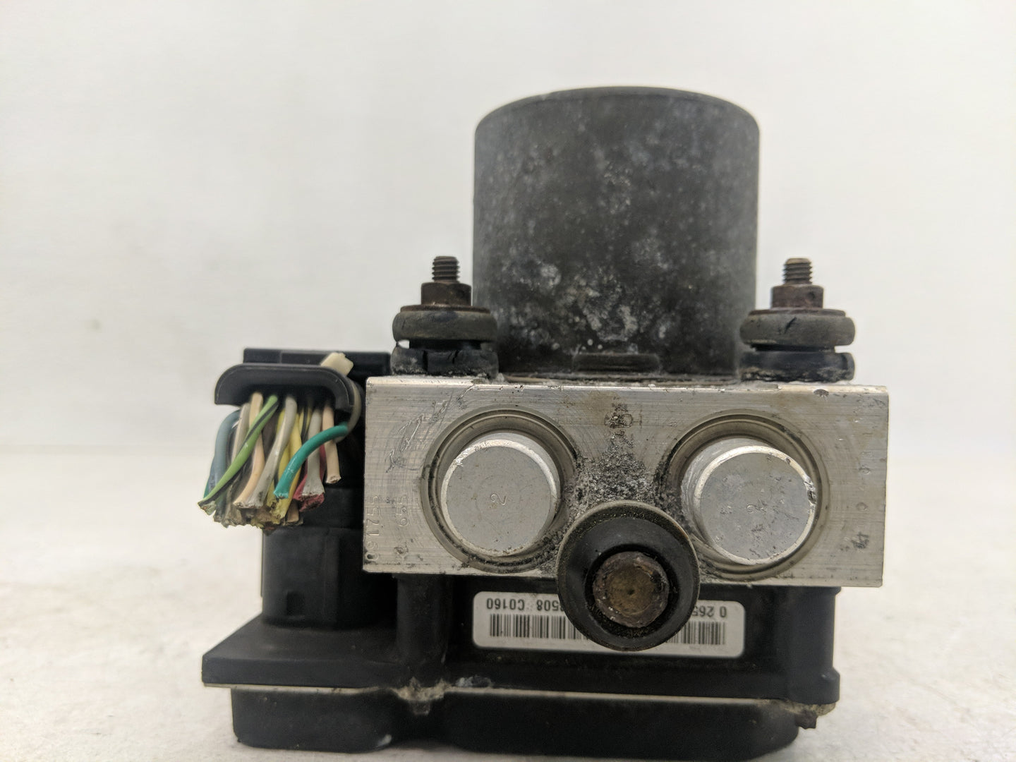 2007 Cadillac Escalade ABS Pump Control Module Replacement P/N:0 265 235 039 06 Fits OEM Used Auto Parts - Oemusedautoparts1