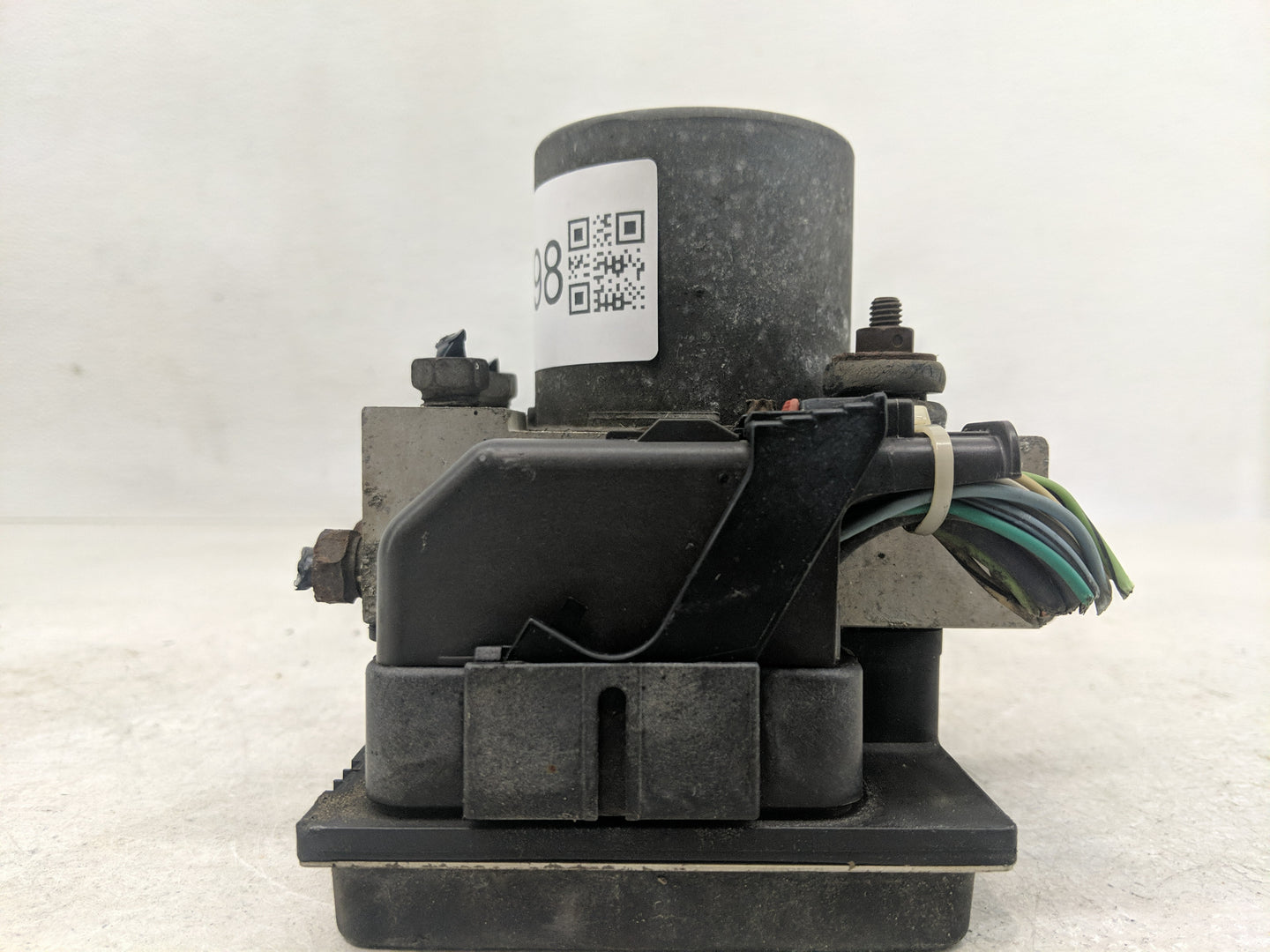 2007 Cadillac Escalade ABS Pump Control Module Replacement P/N:0 265 235 039 06 Fits OEM Used Auto Parts - Oemusedautoparts1