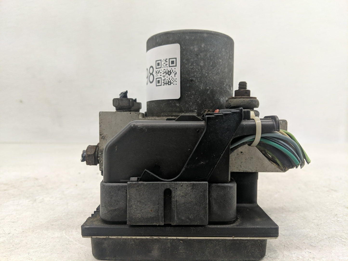 2007 Cadillac Escalade ABS Pump Control Module Replacement P/N:0 265 235 039 06 Fits OEM Used Auto Parts - Oemusedautoparts1