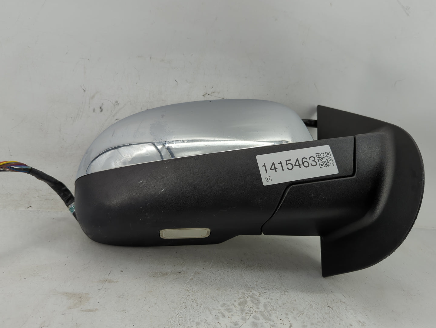 2007-2013 Cadillac Escalade Passenger Side View Mirror - Right Door Mirror OEM Used - Oemusedautoparts1.com