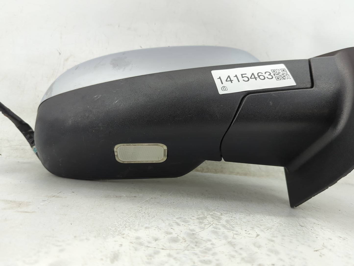 2007-2013 Cadillac Escalade Passenger Side View Mirror - Right Door Mirror OEM Used - Oemusedautoparts1.com