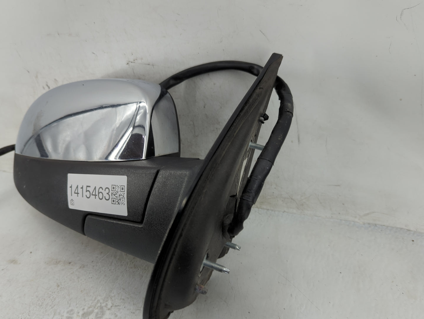 2007-2013 Cadillac Escalade Passenger Side View Mirror - Right Door Mirror OEM Used - Oemusedautoparts1.com