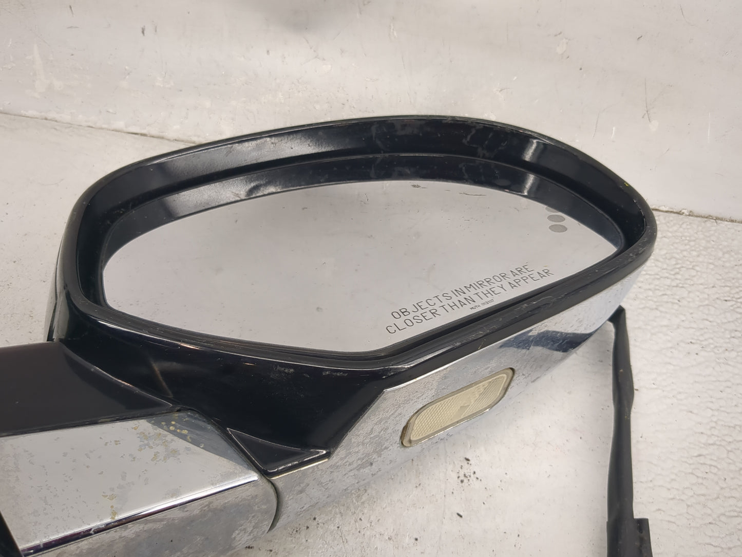 2007-2008 Cadillac Escalade Passenger Side View Mirror - Right Door Mirror OEM Used - Oemusedautoparts1.com