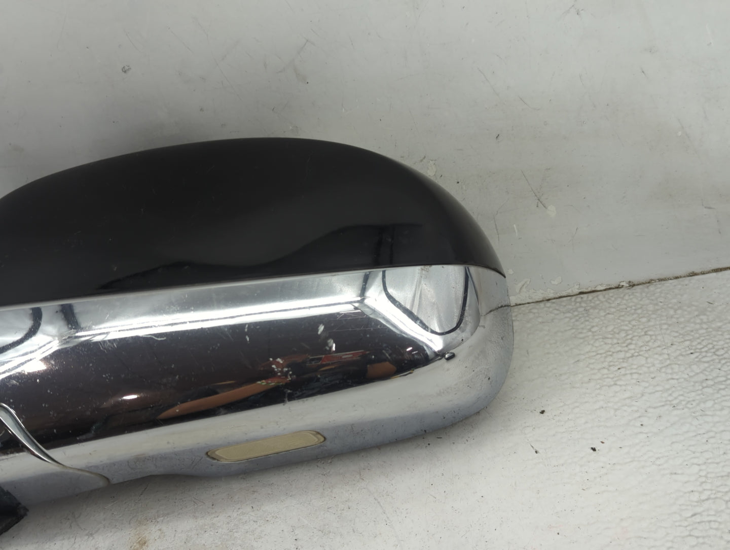 2007-2008 Cadillac Escalade Driver Side View Mirror - Left Door Mirror OEM Used - Oemusedautoparts1.com
