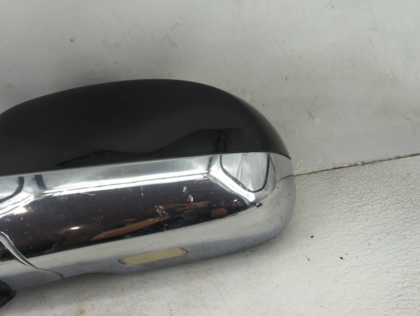 2007-2008 Cadillac Escalade Driver Side View Mirror - Left Door Mirror OEM Used - Oemusedautoparts1.com