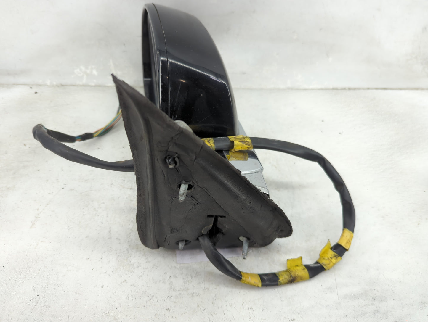 2007-2008 Cadillac Escalade Driver Side View Mirror - Left Door Mirror OEM Used - Oemusedautoparts1.com