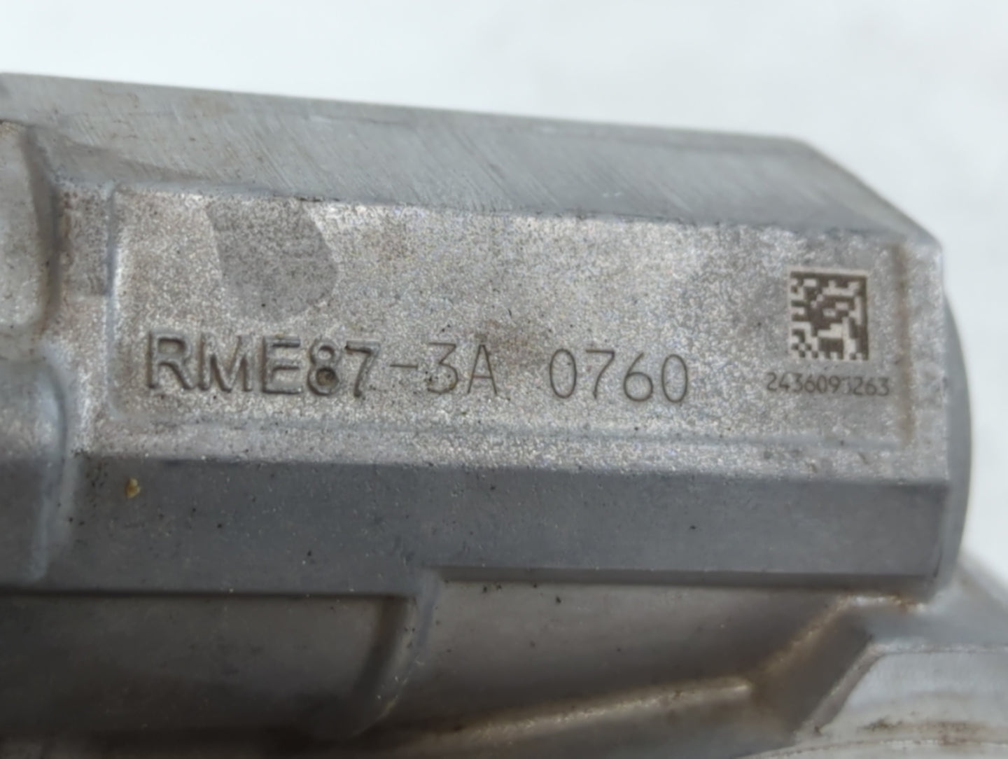 2007-2008 Cadillac Escalade Throttle Body P/N:RME87-3A 0760 Fits Fits 2006 2007 2008 2009 OEM Used Auto Parts - Oemusedautop