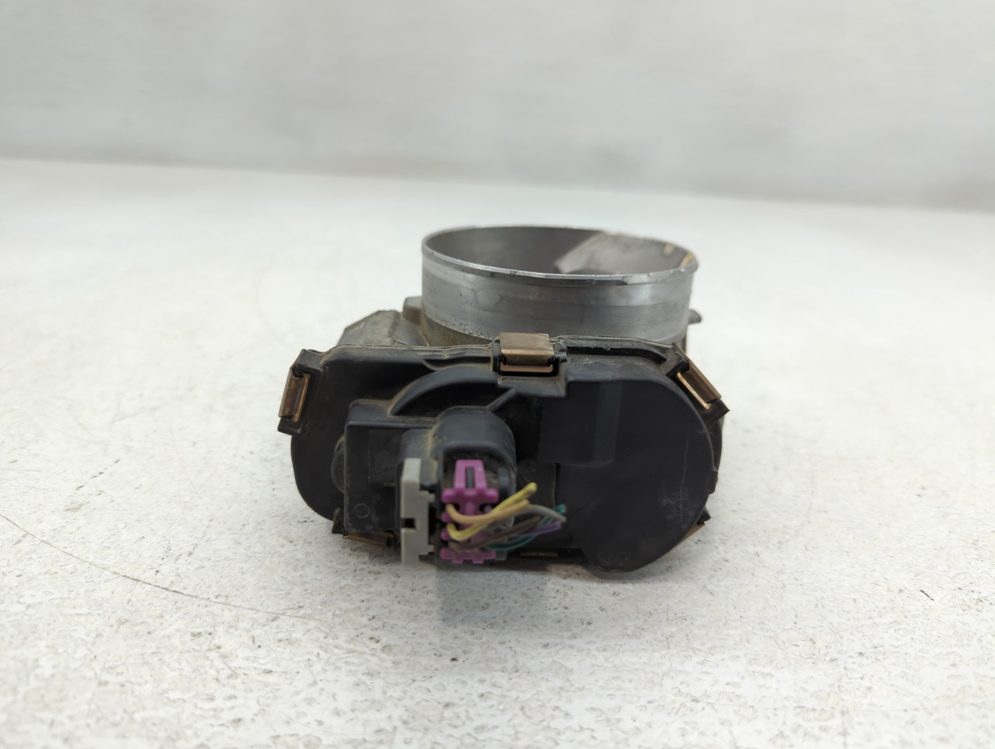 2007-2008 Cadillac Escalade Throttle Body P/N:RME87-3A 0760 Fits Fits 2006 2007 2008 2009 OEM Used Auto Parts - Oemusedautop