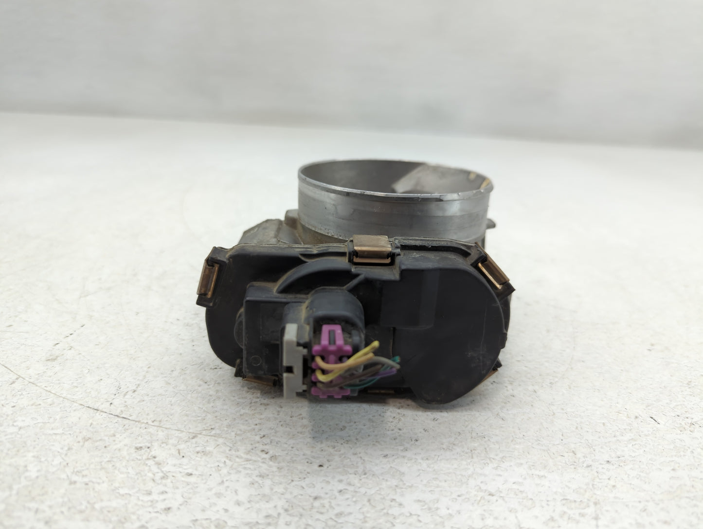 2007-2008 Cadillac Escalade Throttle Body P/N:RME87-3A 0760 Fits Fits 2006 2007 2008 2009 OEM Used Auto Parts - Oemusedautop