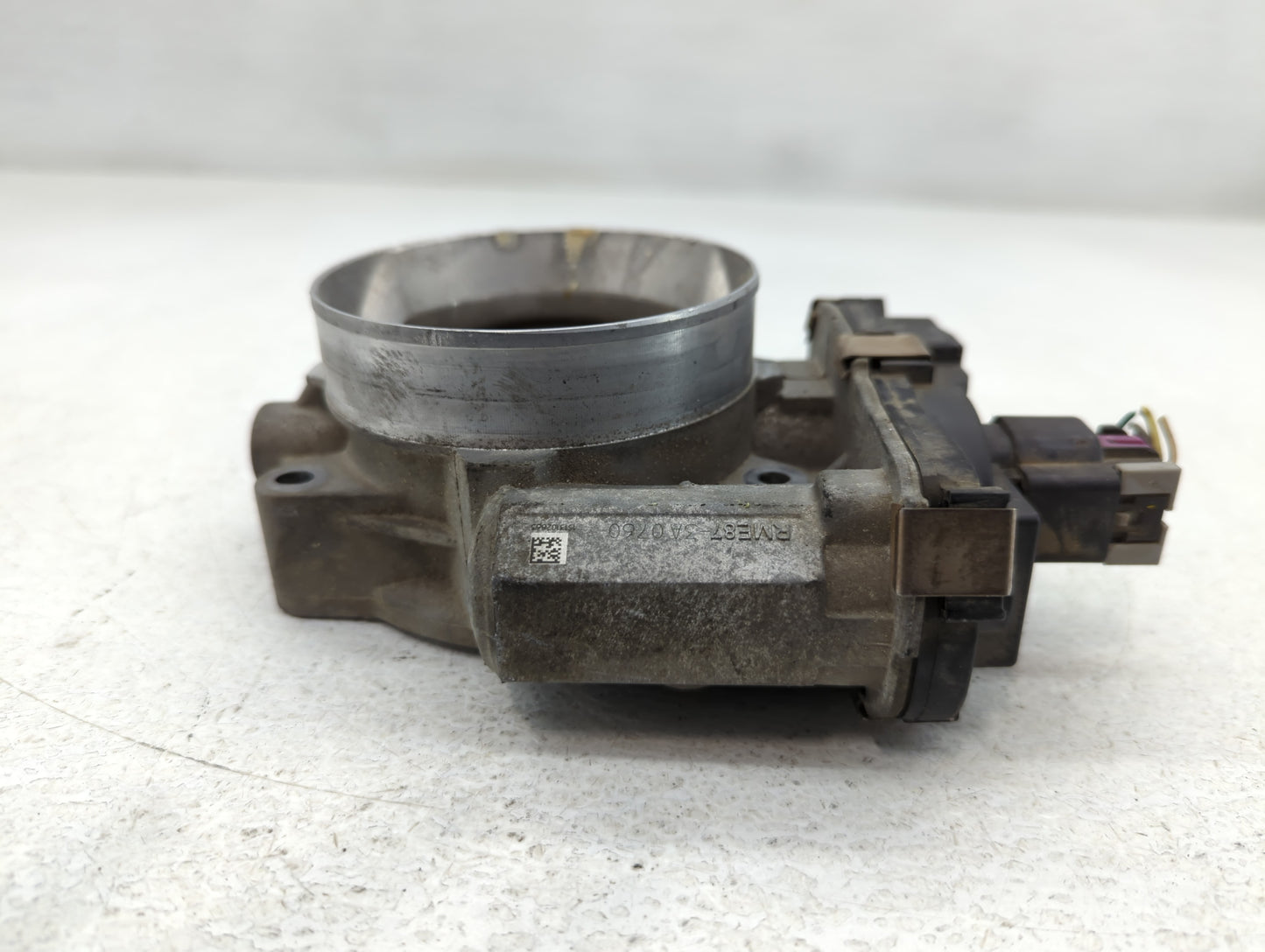 2007-2008 Cadillac Escalade Throttle Body P/N:RME87-3A 0760 Fits Fits 2006 2007 2008 2009 OEM Used Auto Parts - Oemusedautop