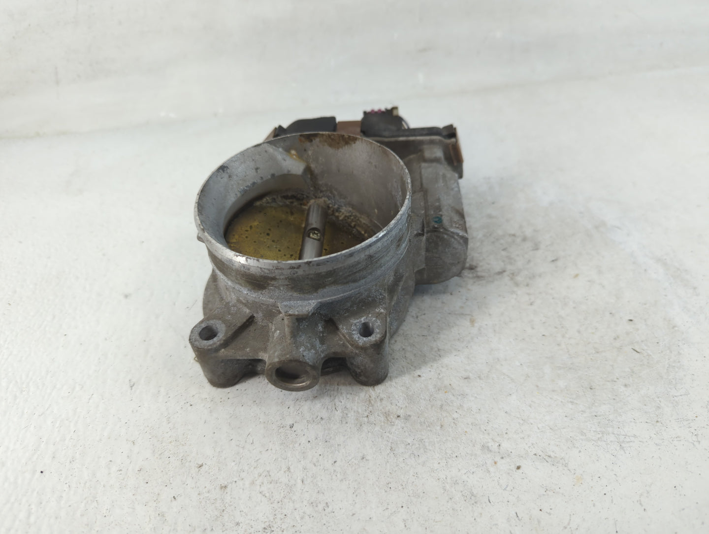2007-2008 Cadillac Escalade Throttle Body P/N:RME37 Fits Fits 2006 2007 2008 2009 OEM Used Auto Parts - Oemusedautoparts1.co