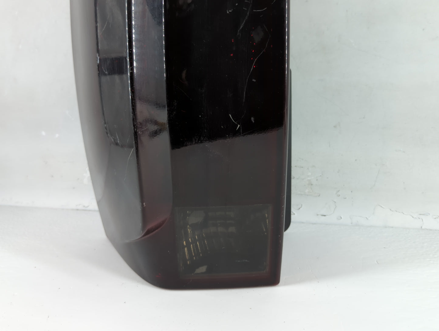2007-2014 Cadillac Escalade Tail Light Assembly Driver Left OEM P/N:15890424 15890422 Fits OEM Used Auto Parts - Oemusedauto