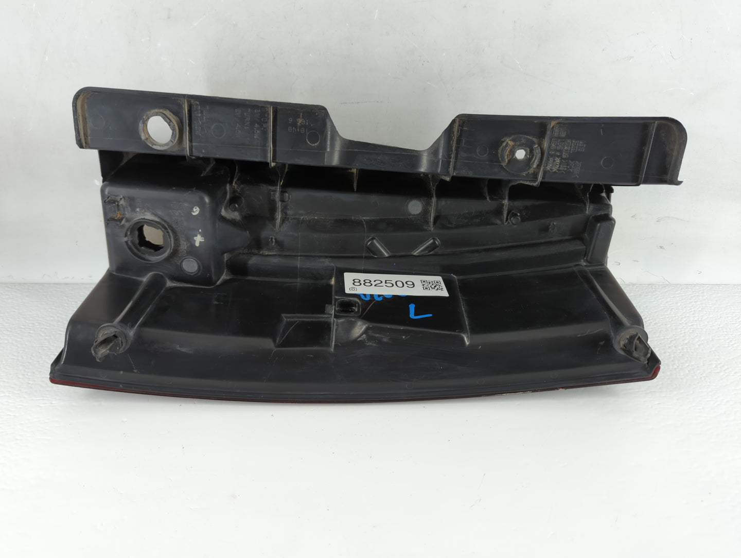 2007-2014 Cadillac Escalade Tail Light Assembly Driver Left OEM P/N:15890424 15890422 Fits OEM Used Auto Parts - Oemusedauto