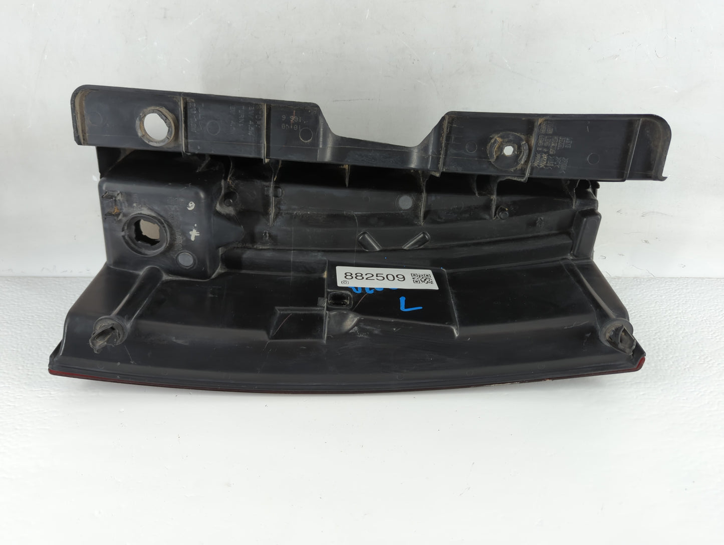 2007-2014 Cadillac Escalade Tail Light Assembly Driver Left OEM P/N:15890424 15890422 Fits OEM Used Auto Parts - Oemusedauto