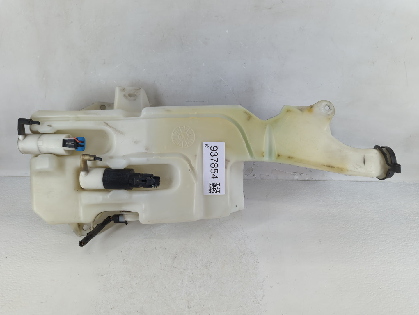 2007-2014 Cadillac Escalade Windshield Washer Fluid Reservoir Bottle Oem - Oemusedautoparts1.com