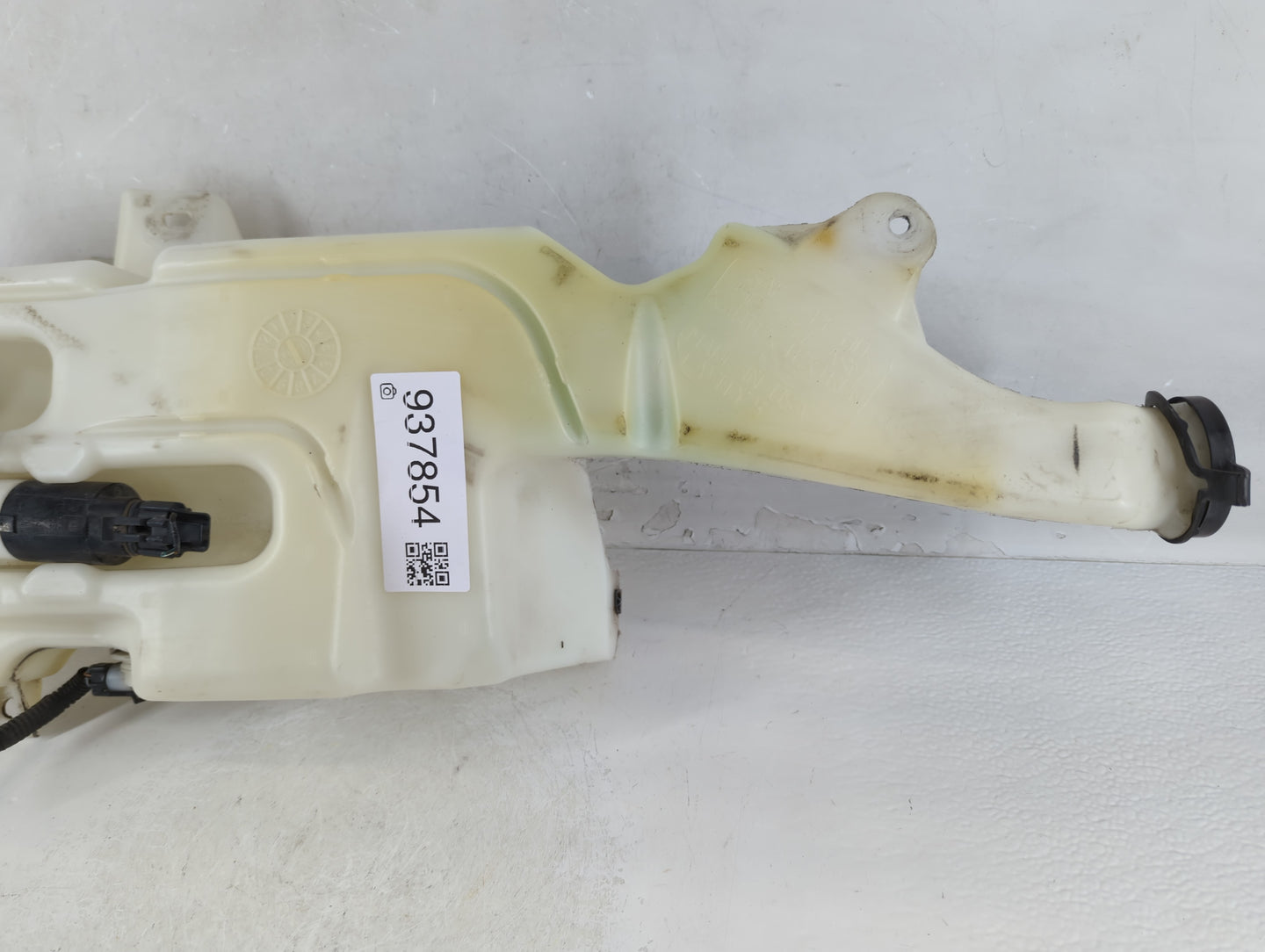 2007-2014 Cadillac Escalade Windshield Washer Fluid Reservoir Bottle Oem - Oemusedautoparts1.com