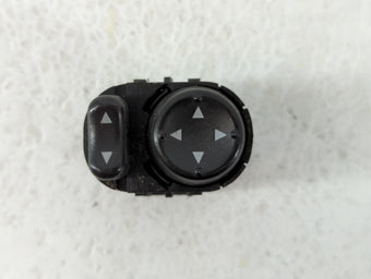 compare product 2007-2008 Cadillac Escalade Esv Master Power Window Switch Replacement Driver Side Left P/N:25899505 L0060317 Fits Fits 2007 2008 OEM Used Auto Parts