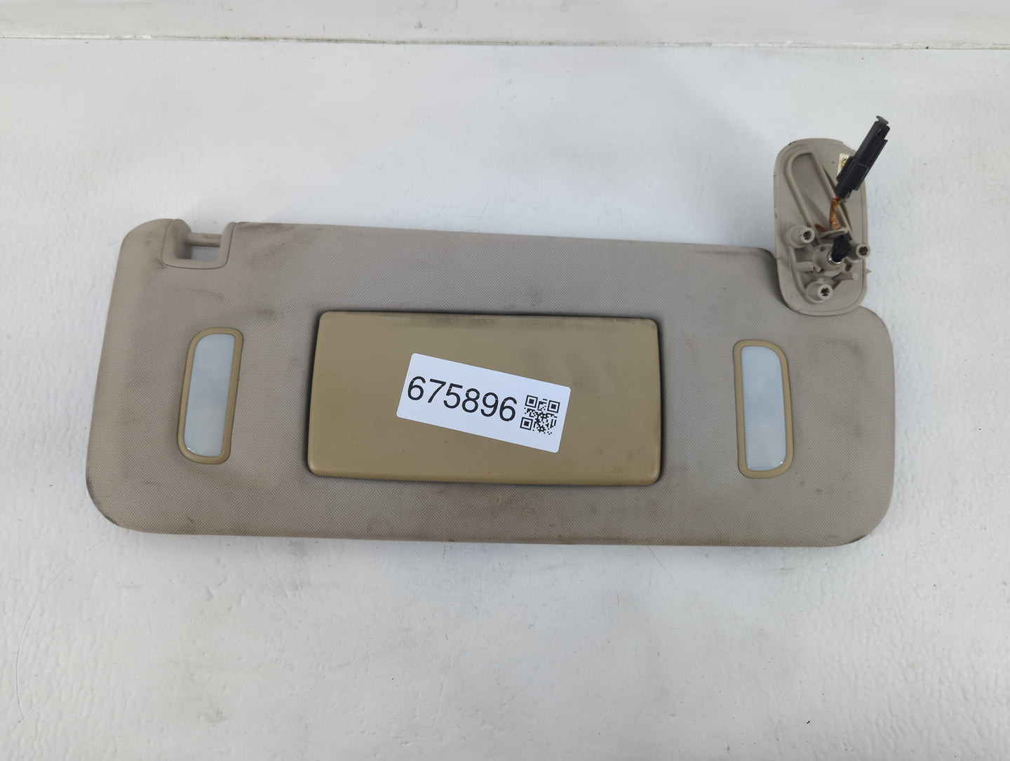 2007-2014 Cadillac Escalade Esv Sun Visor Shade Replacement Passenger Right Mirror Fits OEM Used Auto Parts - Oemusedautopar