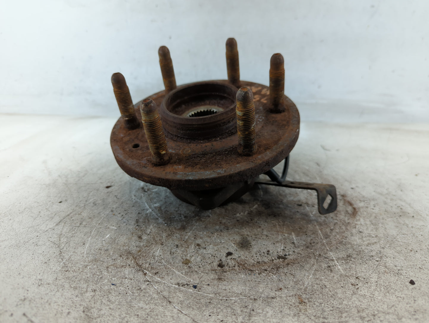 2007 Cadillac Escalade Esv Wheel Hub 701176 - Oemusedautoparts1.com