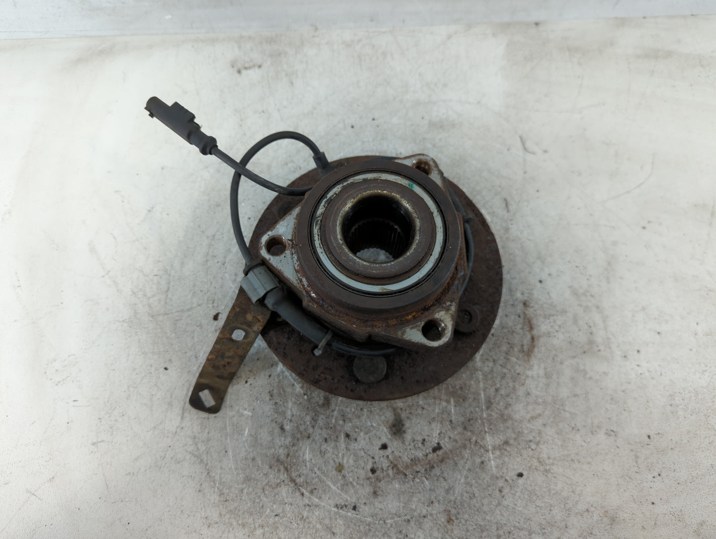 2007 Cadillac Escalade Esv Wheel Hub 701176 - Oemusedautoparts1.com