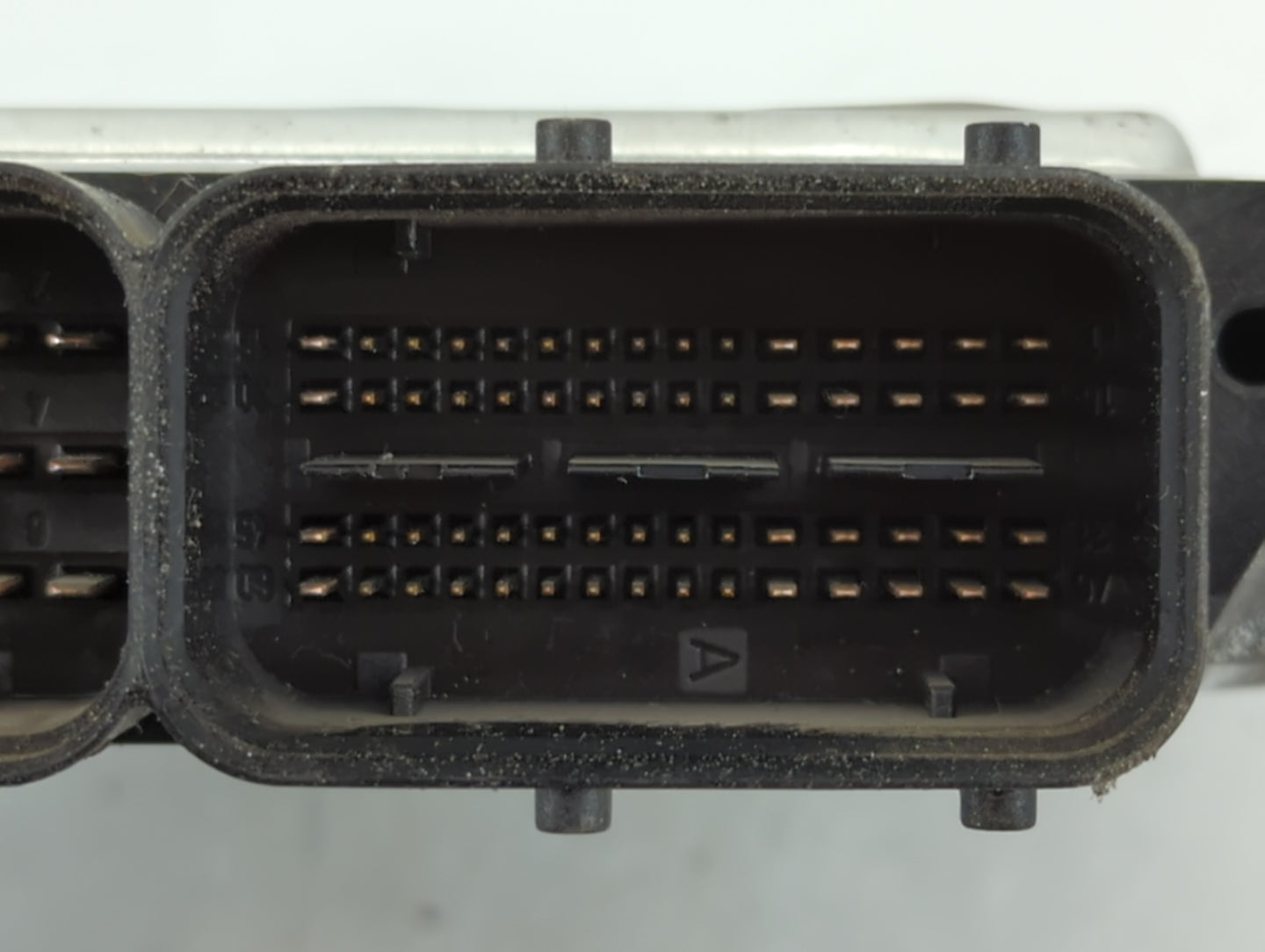 2007-2014 Cadillac Escalade Esv Driver Front Wheel Hub Oem - Oemusedautoparts1.com