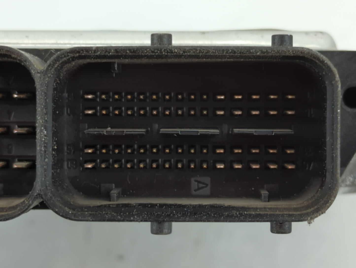 2007-2014 Cadillac Escalade Esv Driver Front Wheel Hub Oem - Oemusedautoparts1.com