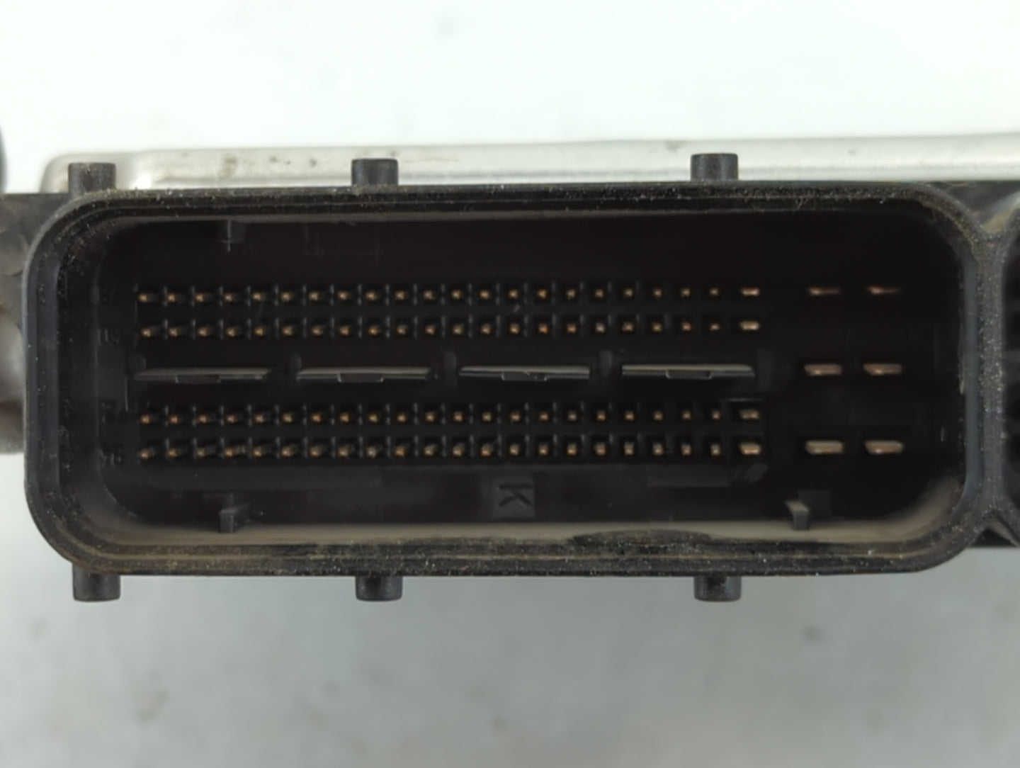 2007-2014 Cadillac Escalade Esv Driver Front Wheel Hub Oem - Oemusedautoparts1.com