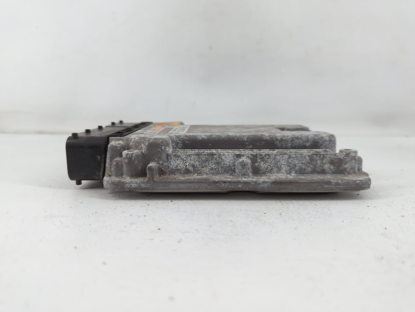 2007-2014 Cadillac Escalade Esv Driver Front Wheel Hub Oem - Oemusedautoparts1.com