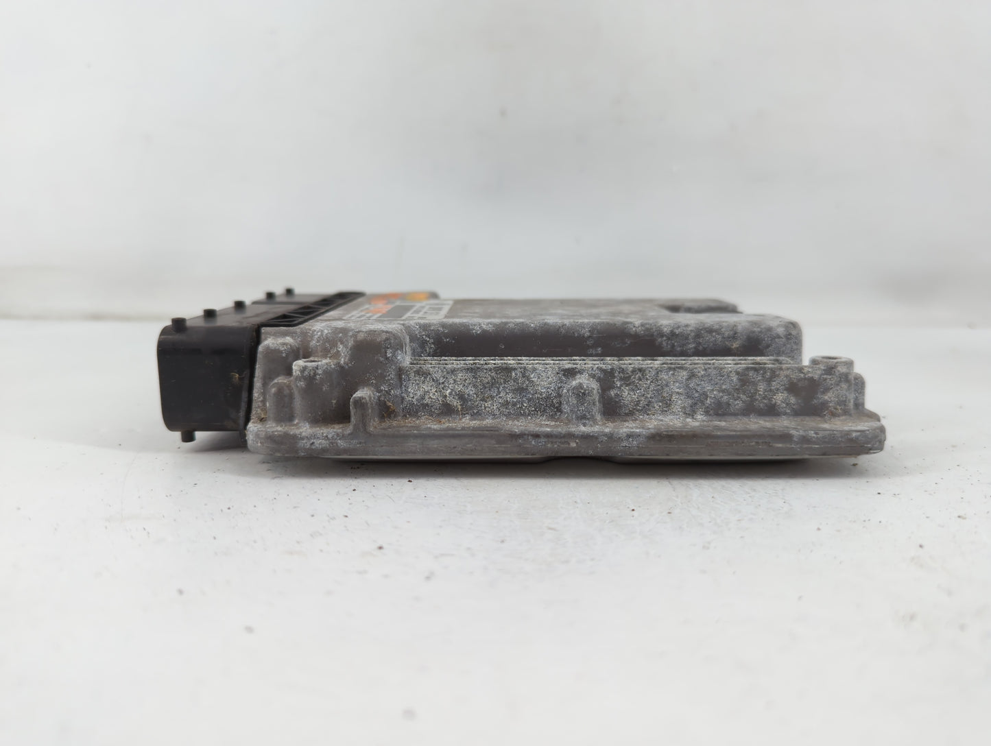 2007-2014 Cadillac Escalade Esv Driver Front Wheel Hub Oem - Oemusedautoparts1.com