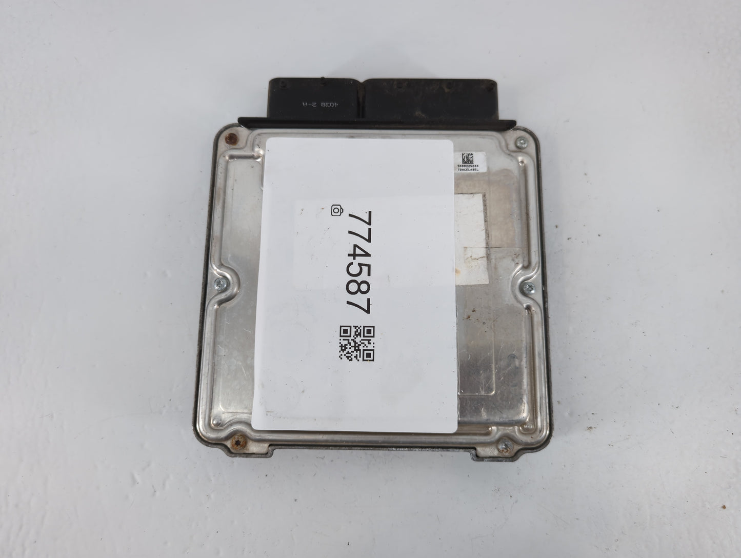 2007-2014 Cadillac Escalade Esv Driver Front Wheel Hub Oem - Oemusedautoparts1.com