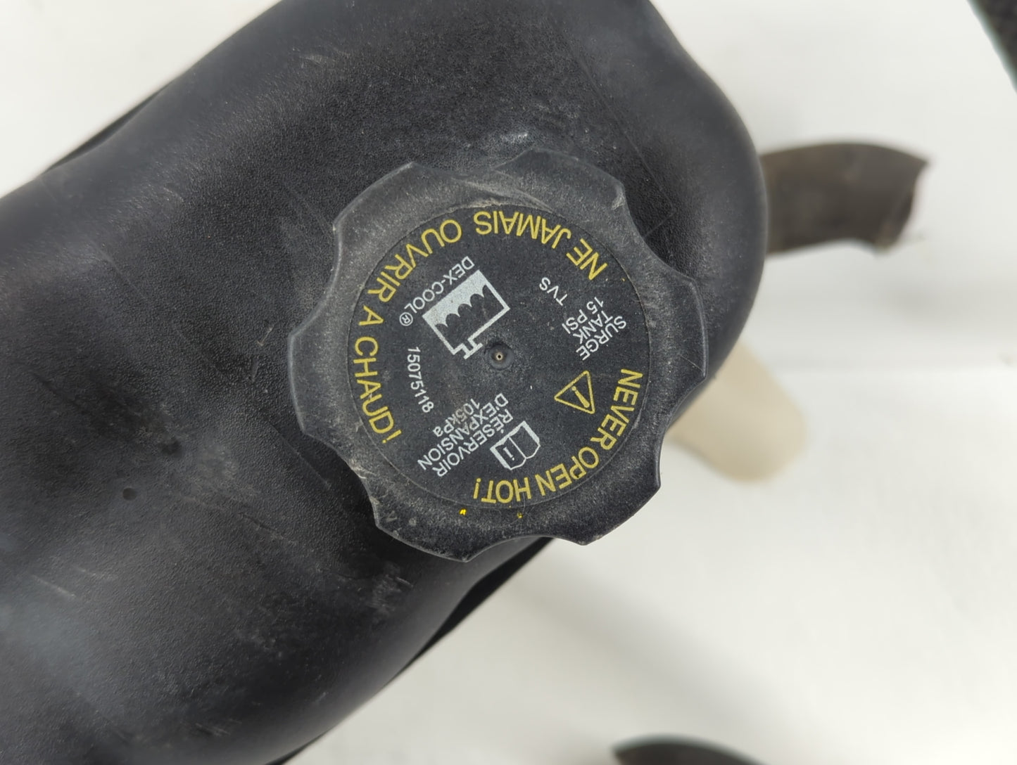 2007 Escalade Esv Radiator Coolant Overflow Expansion Tank Bottle - Oemusedautoparts1.com