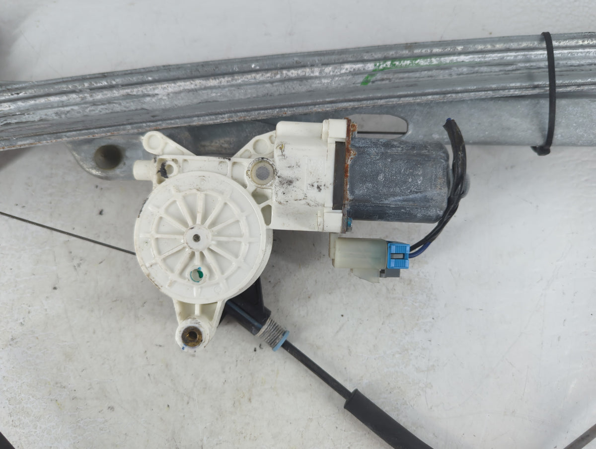 2007-2008 Cadillac Escalade Esv Driver Left Front Window Regulator - Oemusedautoparts1.com