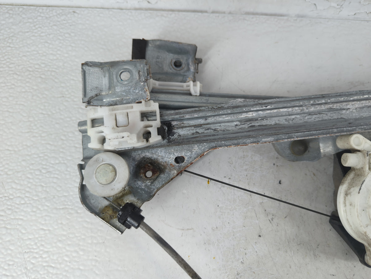 2007-2008 Cadillac Escalade Esv Driver Left Front Window Regulator - Oemusedautoparts1.com