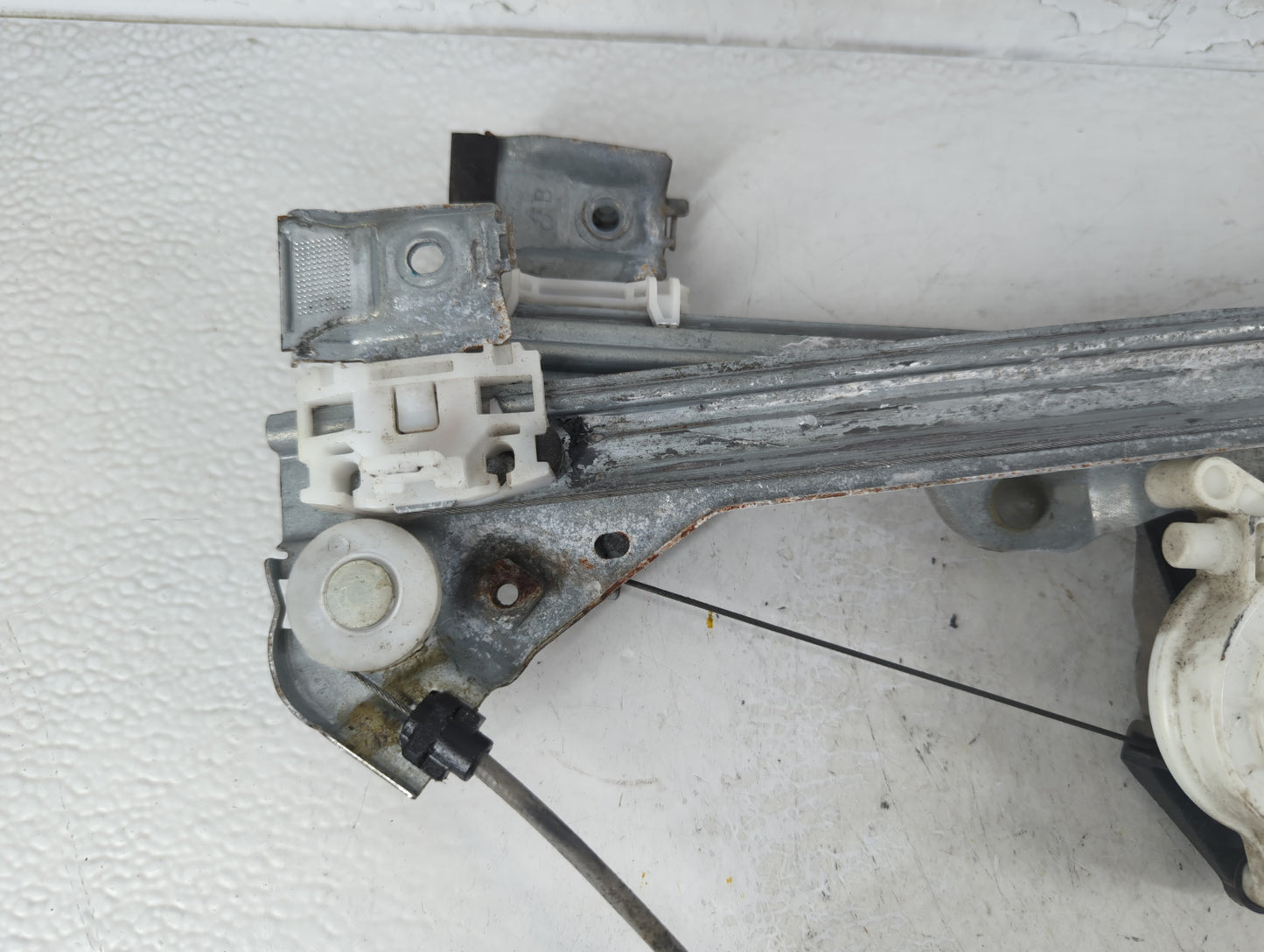 2007-2008 Cadillac Escalade Esv Driver Left Front Window Regulator - Oemusedautoparts1.com