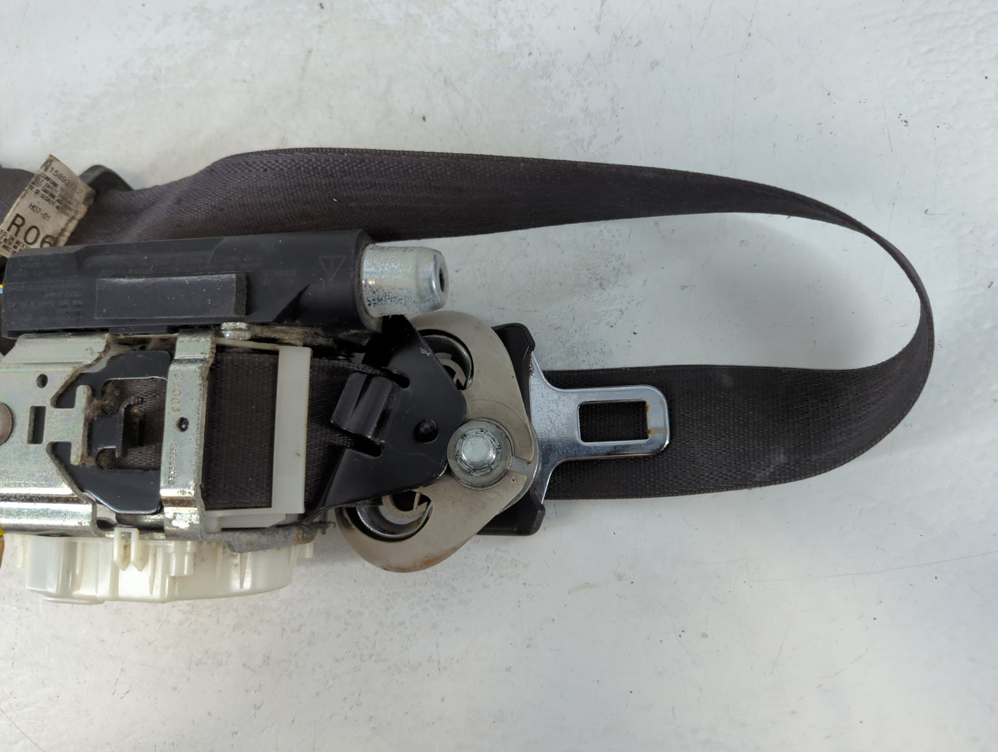 2007-2008 Cadillac Escalade Esv Drvier Front Seatbelt Retractor - Oemusedautoparts1.com