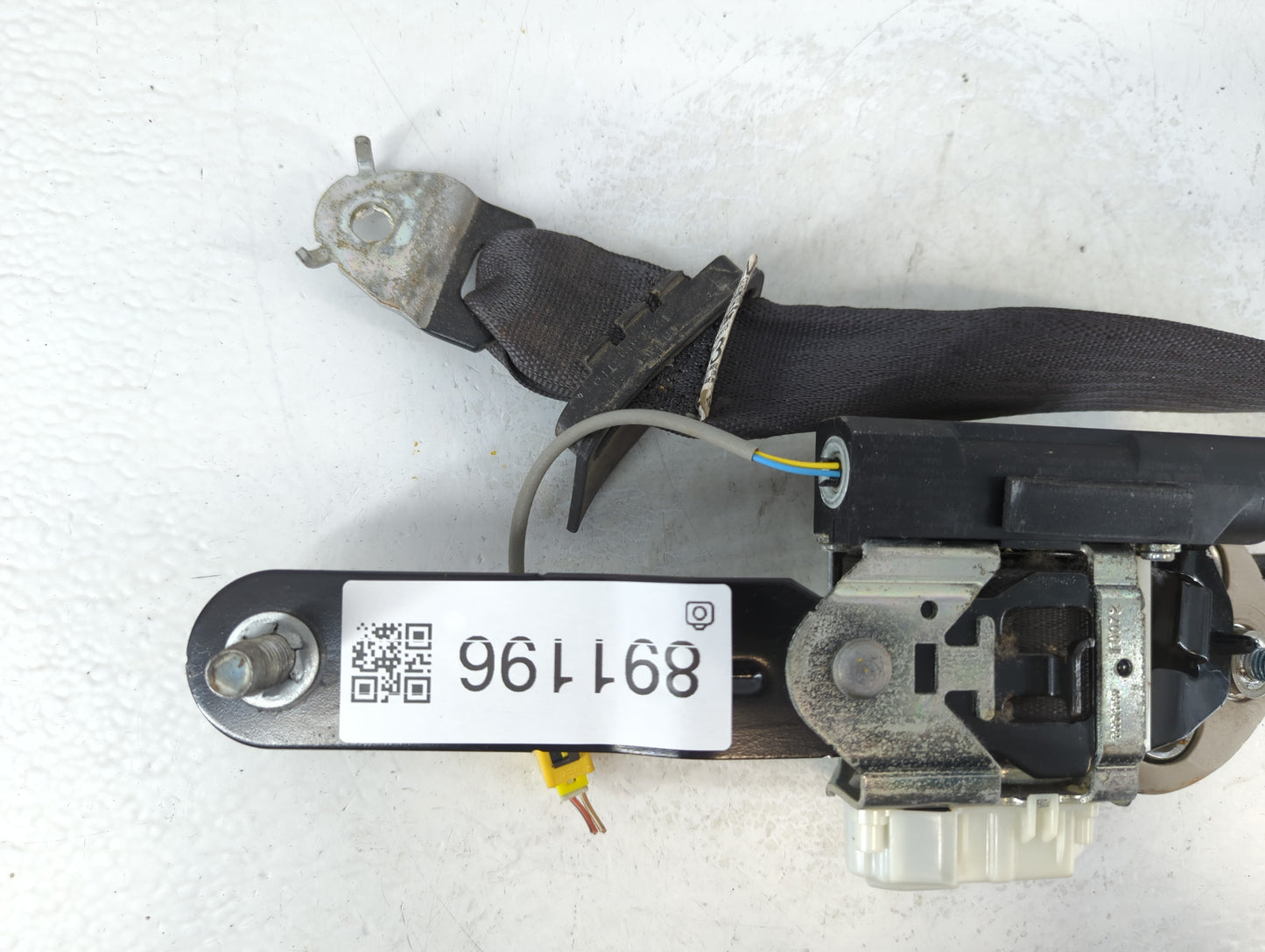 2007-2008 Cadillac Escalade Esv Drvier Front Seatbelt Retractor - Oemusedautoparts1.com